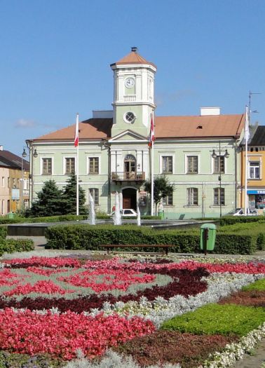 Ratusz, w którym mieści się Muzeum Rzemiosła Tkackiego w Turku